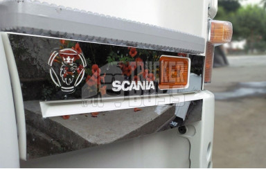 Накладка на ступеньки внешние Scania 2004-2016 нержавейка
