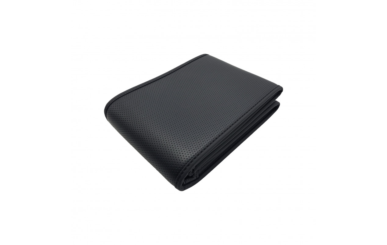 Оплетка для руля с эко-кожи текстурированная черная 450 мм