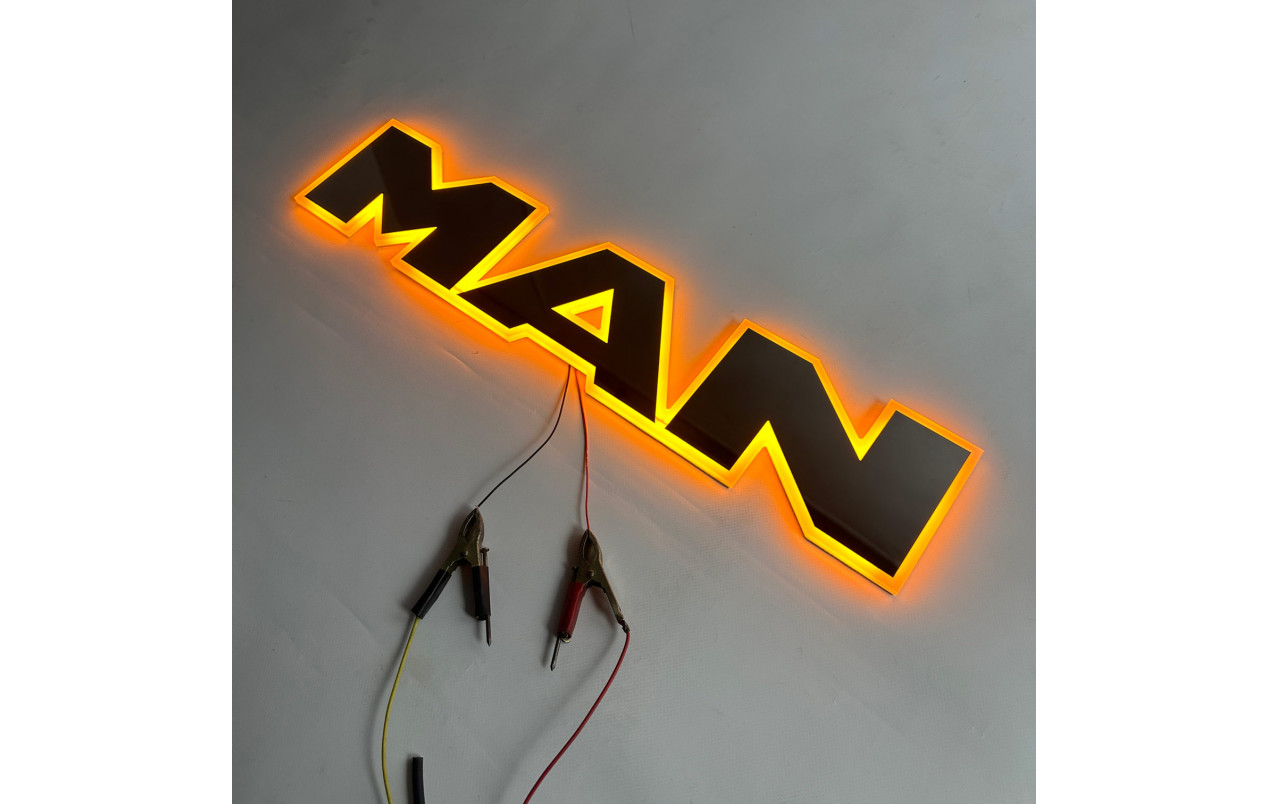 Буквы-эмблема с подсветкой на капот Man желтые