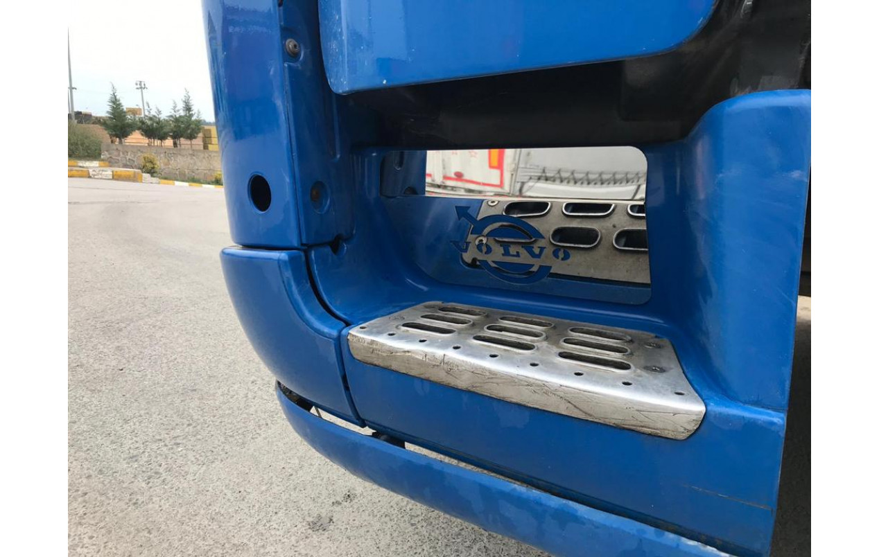 Накладки на подножку Volvo FH, FM E3/ E5 нержавейка
