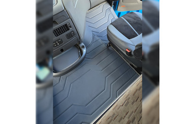Коврик 3D Экокожа DAF XF106 c 2013; АКПП, Серый (ручная расшивка)