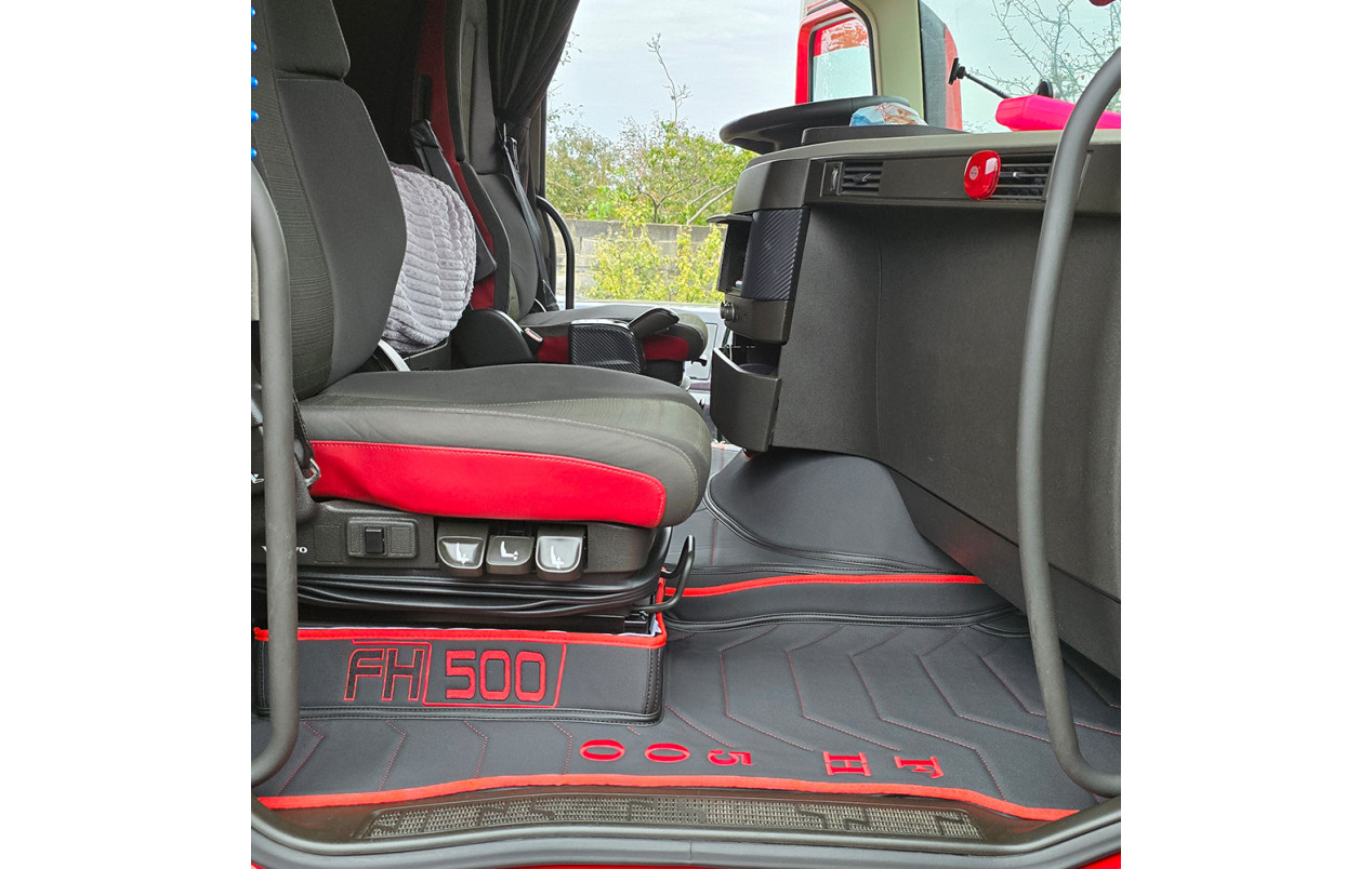 Коврик 3D Экокожа Volvo FH Euro 6 с 2014;АКПП черный