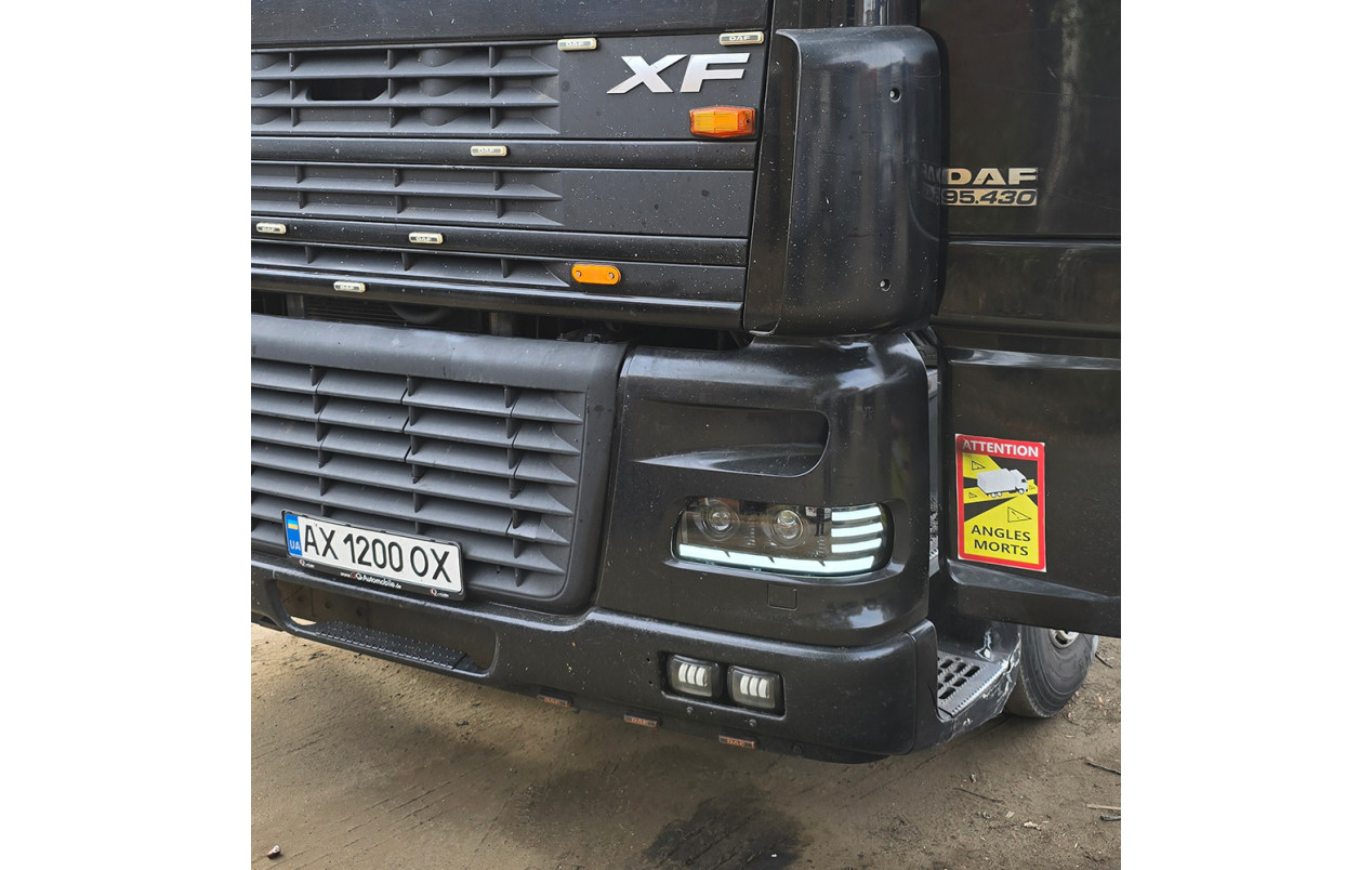Фара DAF XF95-105, CF Євро-3/5 LED DRL Права