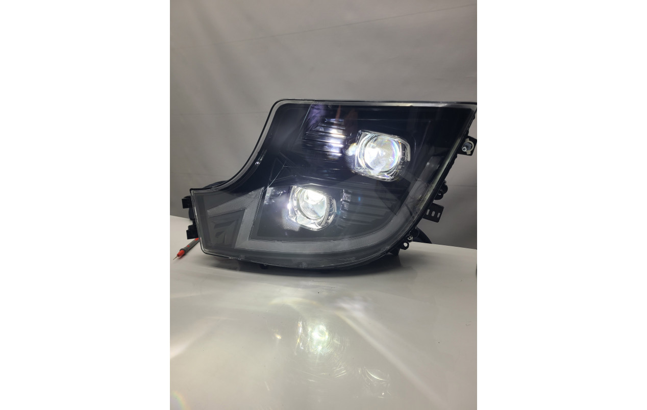 Фара Mercedes Actros MP4-5 LED DRL Левая