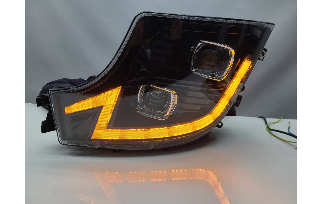 Фара Mercedes Actros MP4-5 LED DRL Левая