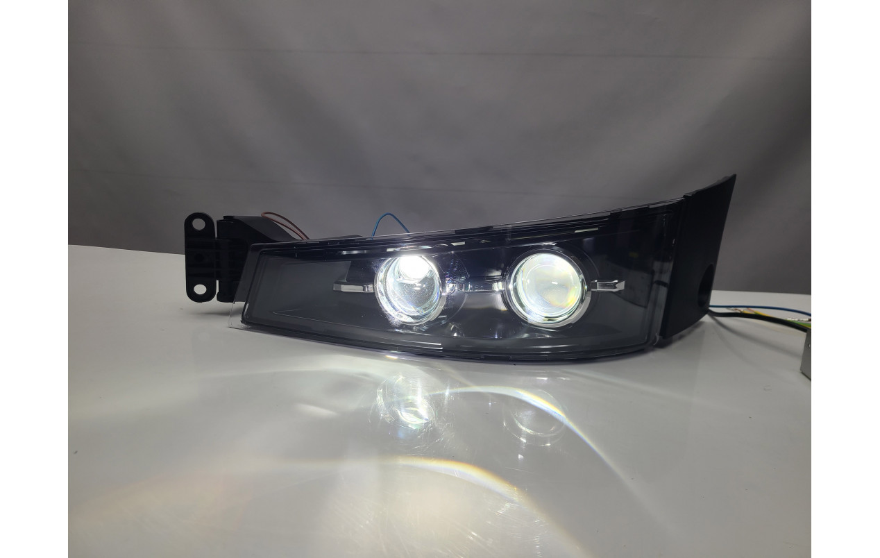 Фара противотуманная Volvo FH4, FM4 LED Правая