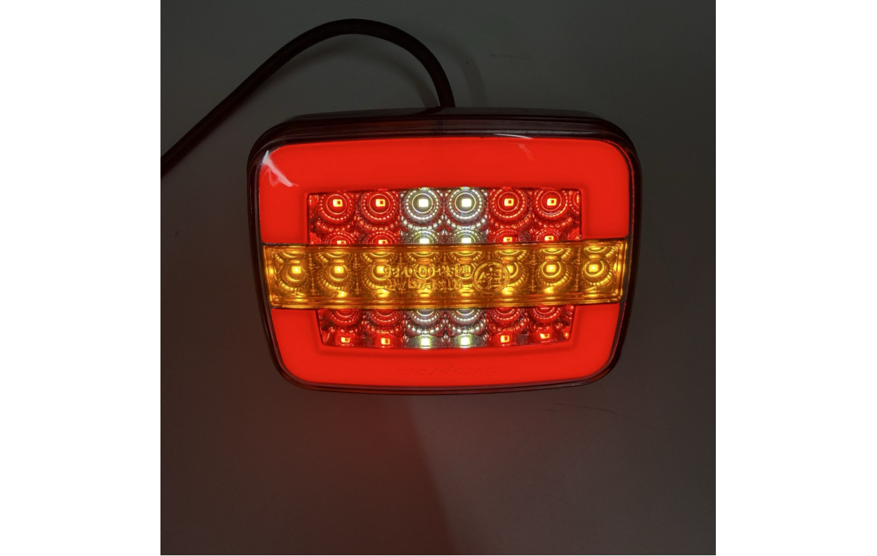Фонарь задний универсальный CERAY 24v