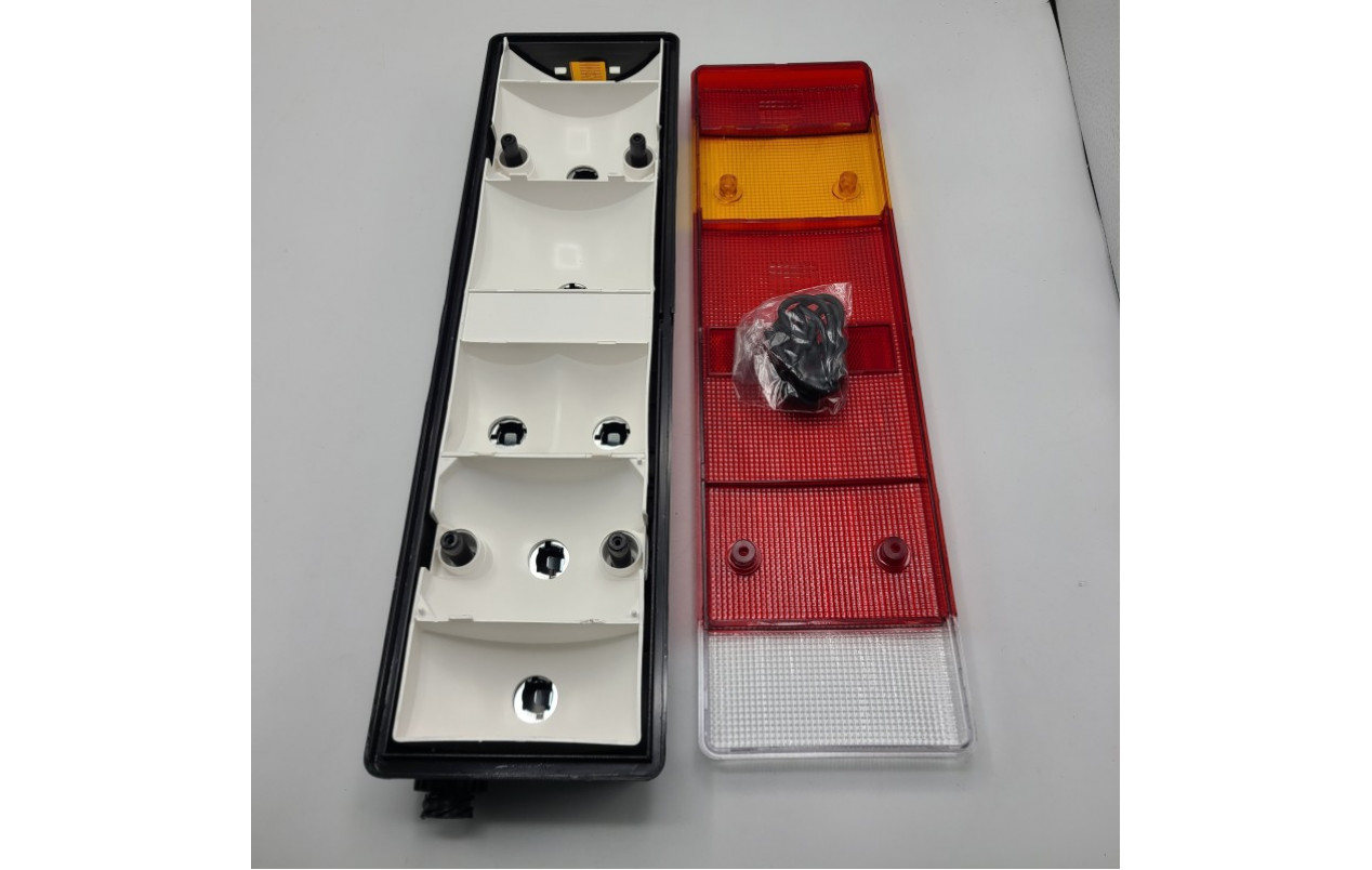 Фонарь задний DAF XF-CF-LF с фишкой AMP MARS RH